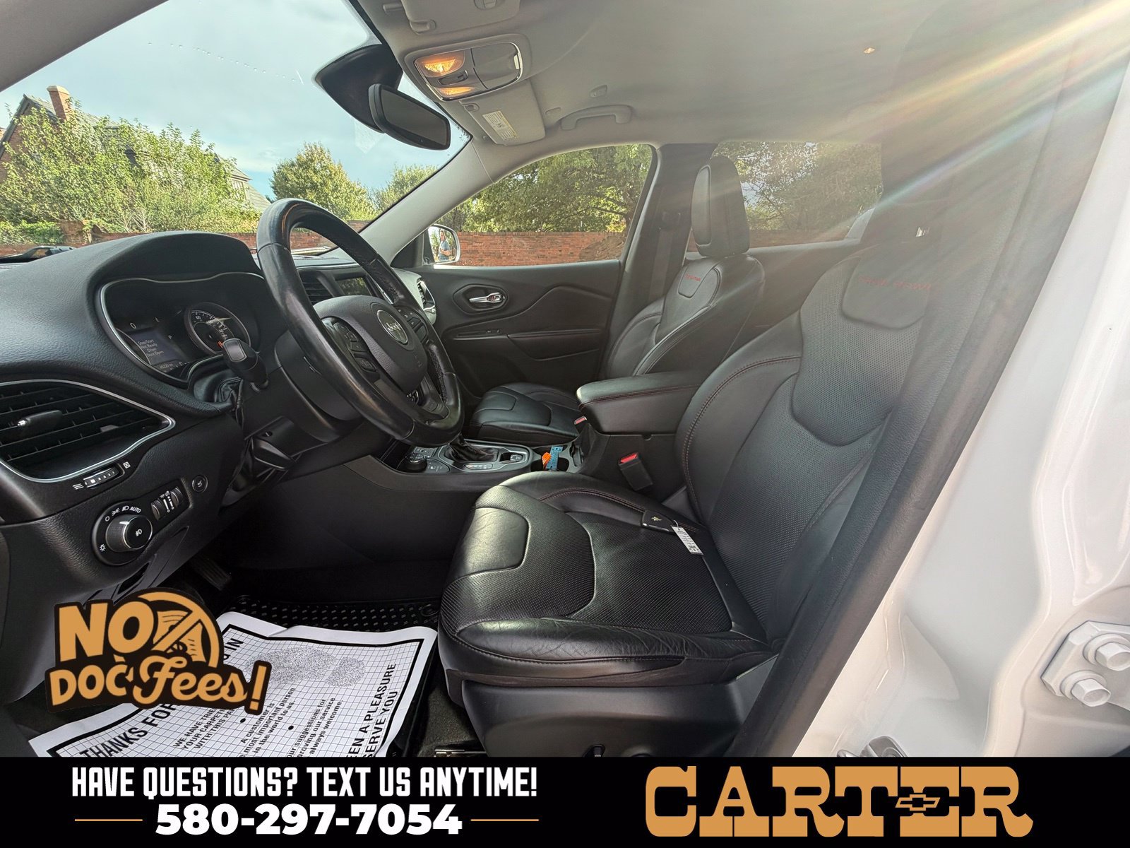 Used 2020 Jeep Cherokee Trailhawk AWD/4WD image 16