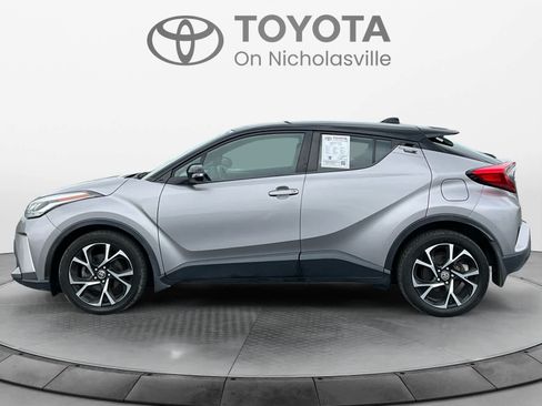Used 2020 Toyota C-HR XLE FWD image 2