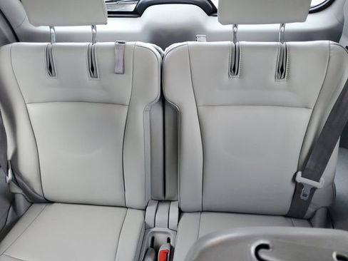 Used 2013 Toyota Highlander Limited AWD/4WD image 26