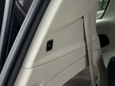 Used 2023 Chrysler Voyager LX FWD image 36