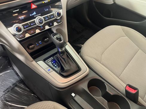 Used 2020 Hyundai Elantra SEL FWD image 32