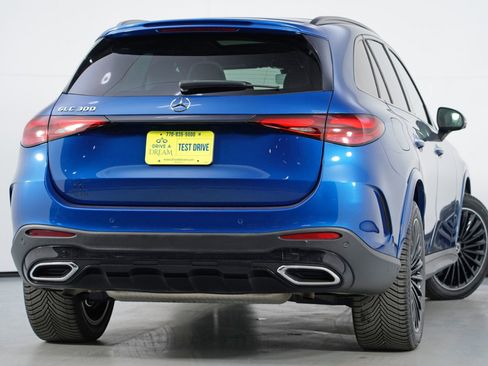 Used 2023 Mercedes-Benz GLC 300 w/ AMG Line image 5