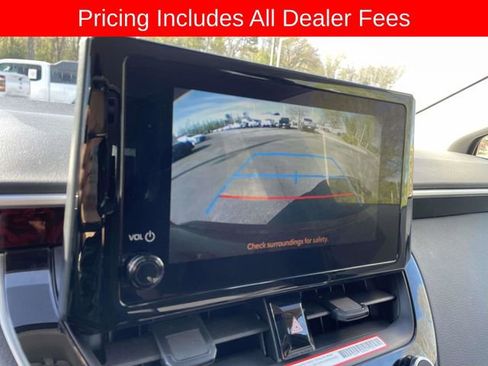 Used 2025 Toyota Corolla LE FWD image 27