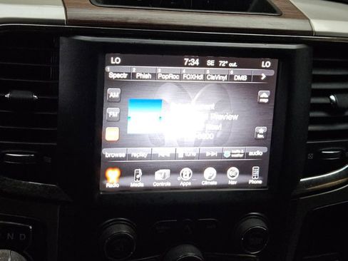 Used 2016 RAM 1500 Laramie w/ Convenience Group AWD/4WD image 10