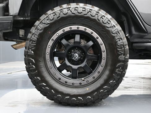 Used 2016 Jeep Wrangler Unlimited Rubicon image 17