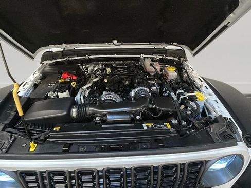 Used 2024 Jeep Wrangler Unlimited Rubicon image 18