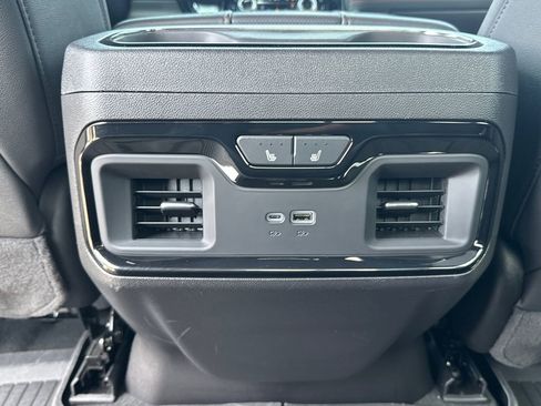 Used 2024 GMC Sierra 1500 AT4 w/ Technology Package AWD/4WD image 26