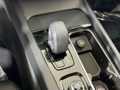 Used 2023 Volvo S60 B5 Core image 17