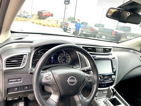 Used 2023 Nissan Murano SV w/ SV Midnight Edition Package image 11