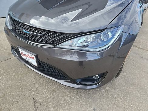 Used 2020 Chrysler Pacifica Limited w/ Advanced Safetytec Group image 16