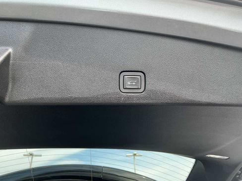 Used 2024 Cadillac XT6 Luxury w/ LPO, Floor Liner Package AWD/4WD image 33