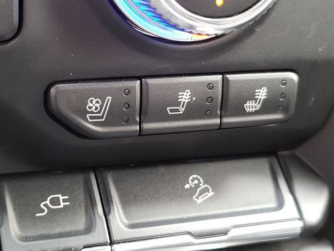 Used 2020 GMC Sierra 3500 Denali w/ Denali Ultimate Package image 35