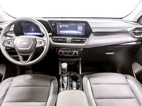 Used 2024 Chevrolet TrailBlazer LS w/ LS Confidence Package FWD image 16