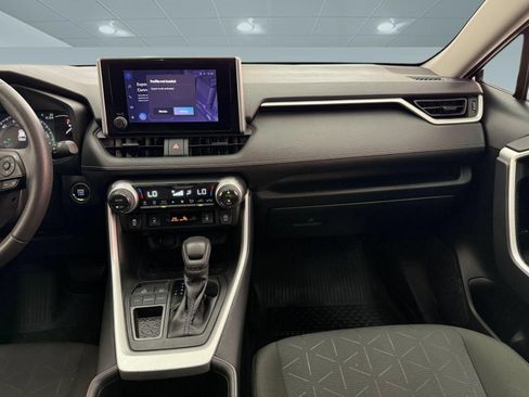 Used 2023 Toyota RAV4 XLE w/ Convenience Package FWD image 30