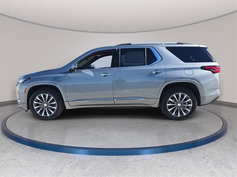 Used 2023 Chevrolet Traverse Premier image 9
