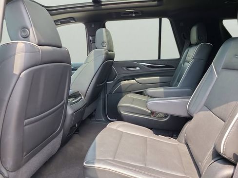 Used 2024 Cadillac Escalade Sport AWD/4WD image 9