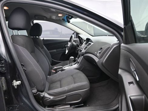 Used 2014 Chevrolet Cruze LT image 19