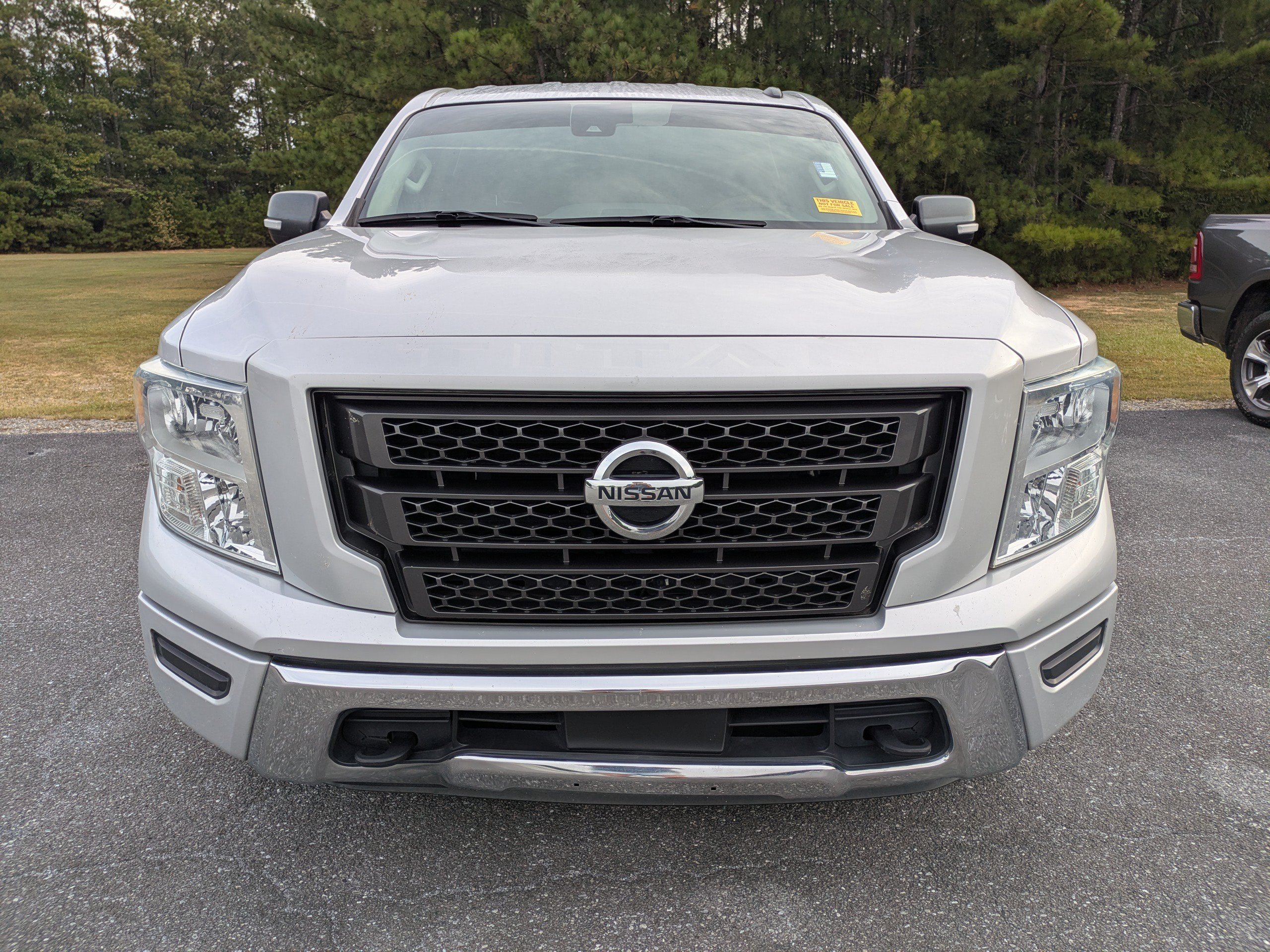 Used 2020 Nissan Titan SV AWD/4WD image 3