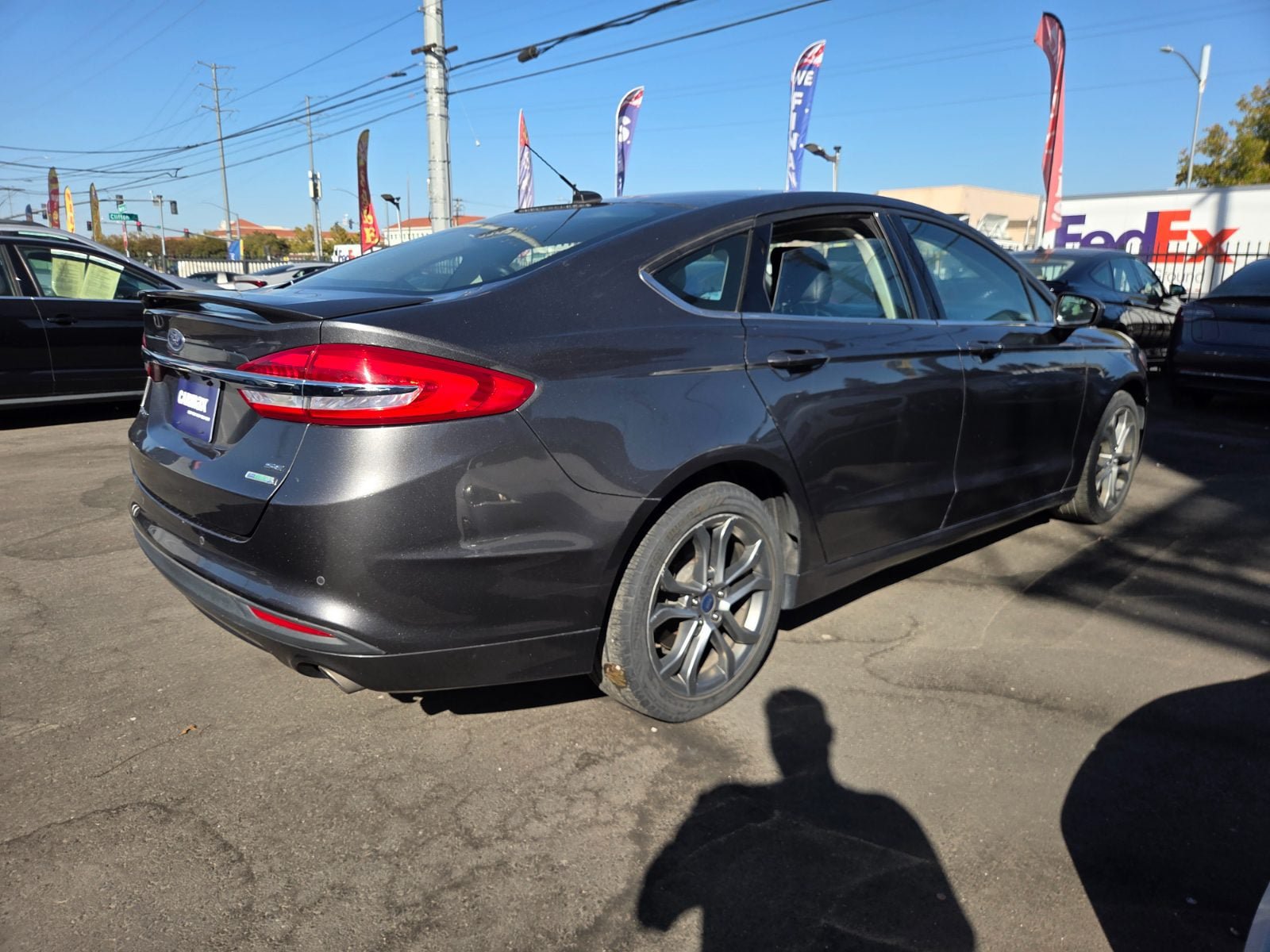 Used 2017 Ford Fusion SE w/ Equipment Group 201A FWD image 3