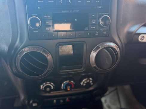 Used 2015 Jeep Wrangler Unlimited Sport w/ Connectivity Group AWD/4WD image 15