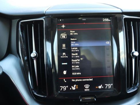 Used 2018 Volvo XC60 T6 Momentum w/ Convenience Package image 32