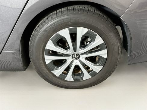 Used 2020 Toyota Prius Prime XLE FWD image 11