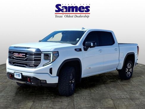 Used 2022 GMC Sierra 1500 AT4 w/ AT4 Preferred Package AWD/4WD image 3