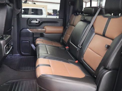 Used 2020 Chevrolet Silverado 2500 High Country w/ Technology Package AWD/4WD image 9