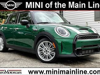 Used 2024 MINI Cooper S image 1