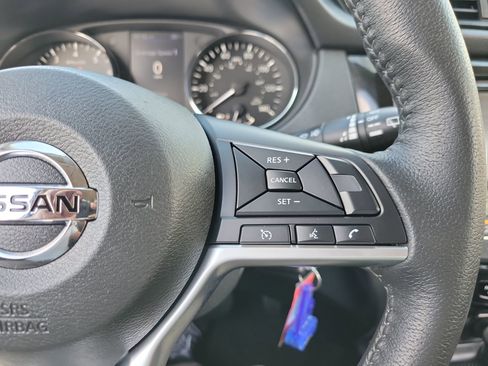 Used 2019 Nissan Rogue S w/ Special Edition Package FWD image 30