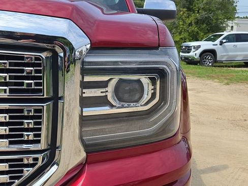 Used 2018 GMC Sierra 1500 Denali w/ Denali Ultimate Package AWD/4WD image 29