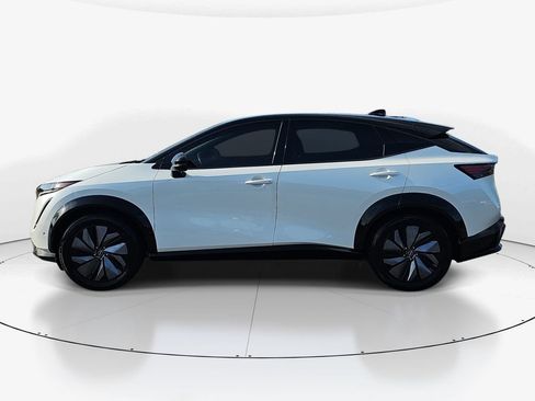 Used 2023 Nissan Ariya AWD/4WD image 10