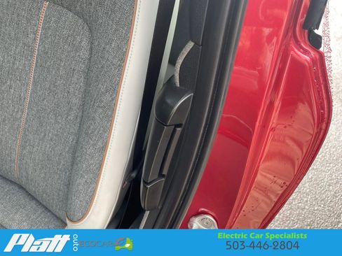 Used 2022 MAZDA MX-30 Electric w/ Premium Plus Pkg FWD image 42