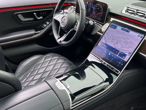 Used 2023 Mercedes-Benz S 500 4MATIC w/ AMG Line image 36