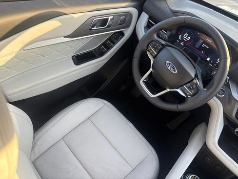 New 2026 Ford Explorer Platinum w/ LUX Leather Package image 12