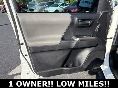 Used 2023 Toyota Tacoma SR5 w/ Technology Package AWD/4WD image 12