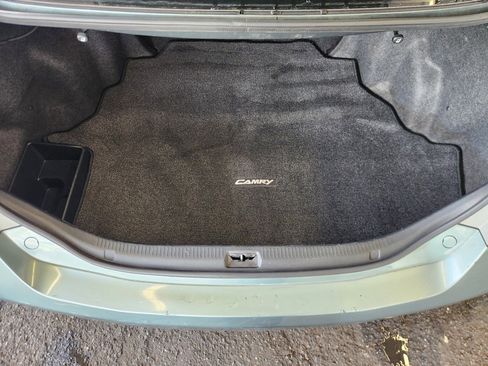 Used 2011 Toyota Camry LE image 10