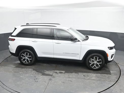 Used 2025 Jeep Grand Cherokee Limited image 39