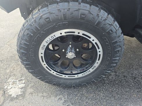 Used 2012 Jeep Wrangler Unlimited Sahara w/ Dual Top Group image 29