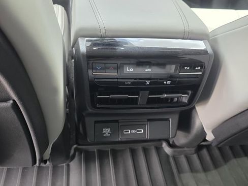 Used 2024 Acura MDX FWD w/ Technology Package image 11