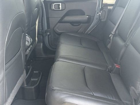 Certified 2025 Jeep Wrangler Unlimited Sahara AWD/4WD image 19