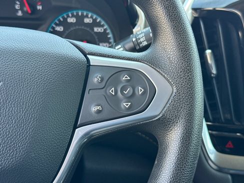 Used 2021 Chevrolet Traverse LS FWD image 33