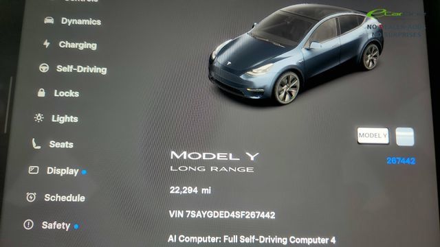 Used 2025 Tesla Model Y Long Range RWD image 54