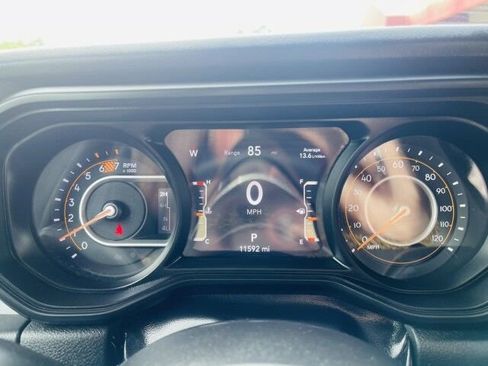 Used 2024 Jeep Wrangler Unlimited Sahara w/ Technology Group AWD/4WD image 25