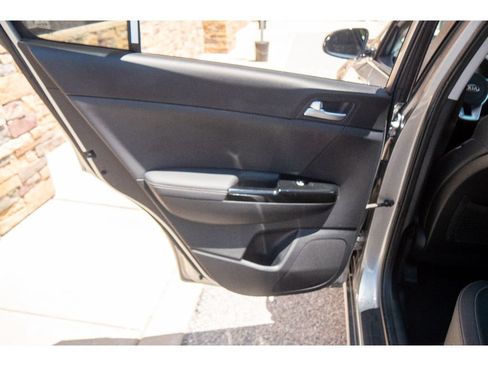 Used 2020 Kia Sportage EX AWD/4WD image 16
