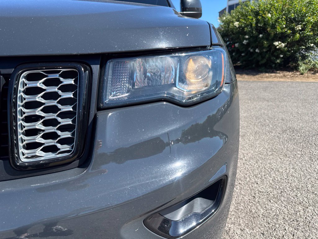 Used 2018 Jeep Grand Cherokee Altitude AWD/4WD image 9