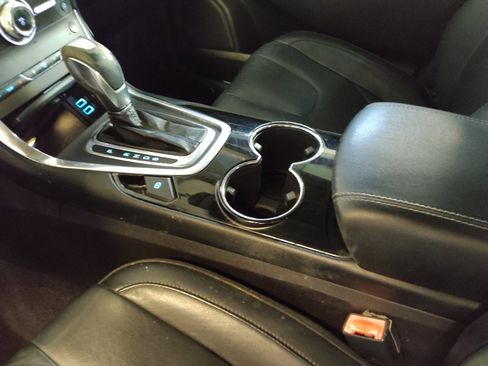 Used 2017 Ford Edge Titanium w/ Technology Package image 26