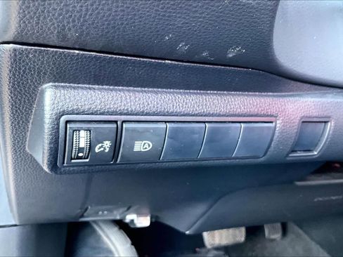 Used 2021 Toyota Corolla LE image 30