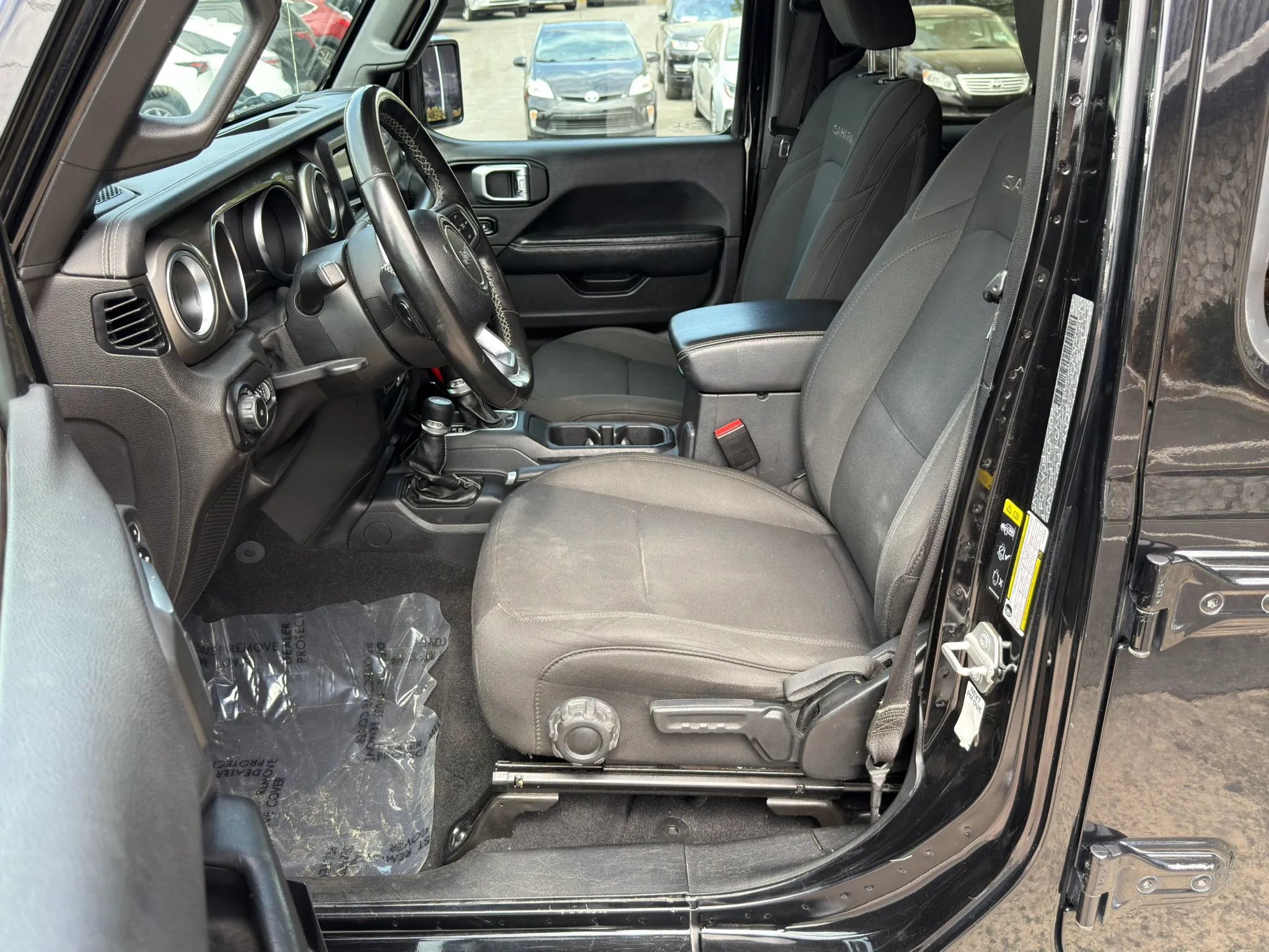 Used 2020 Jeep Wrangler Unlimited Sahara AWD/4WD image 37