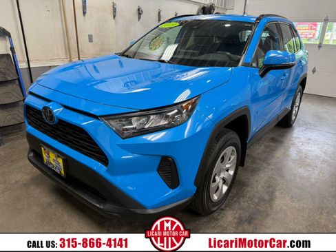 Used 2019 Toyota RAV4 LE w/ All Weather Liner Package AWD/4WD image 1